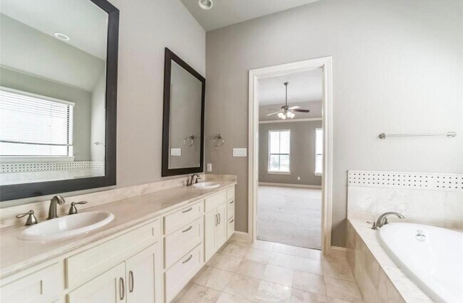 Photo - 9642 Knight Rd