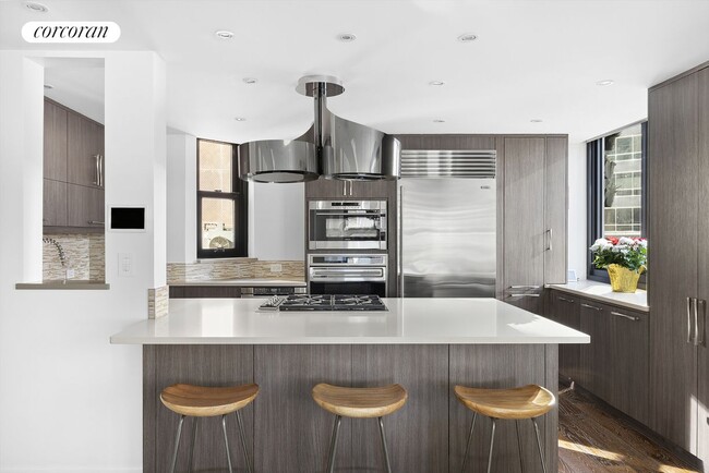 Photo - 224 E 52nd St