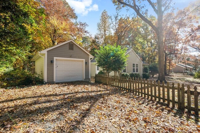 Photo - 900 Branch St