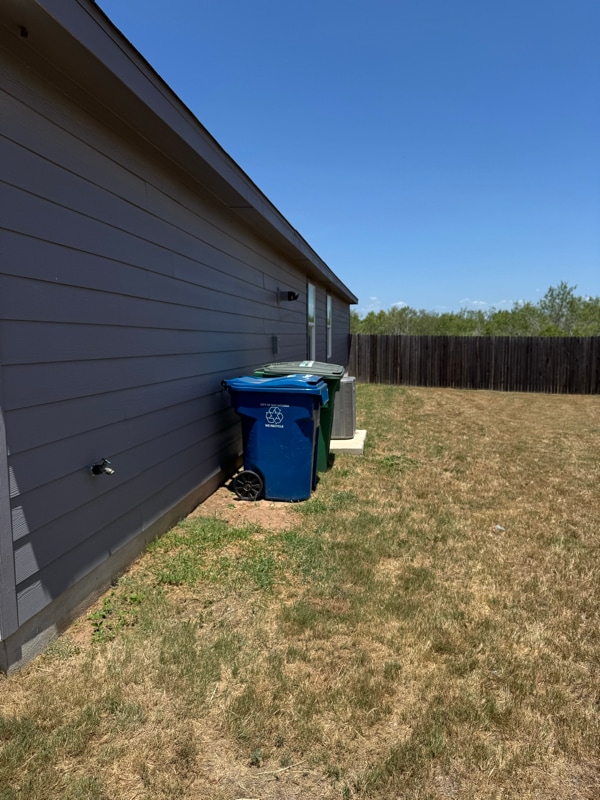 Photo - 607 Vermilion