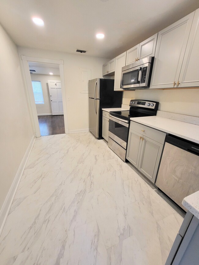 3520 Post St Unit 4
