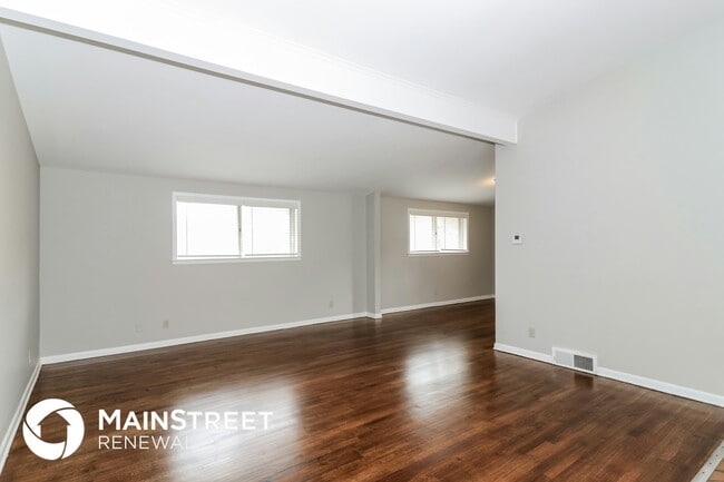 Photo - 2276 Sutherland Dr