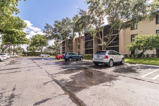 Building Photo - 203 Foxtail Dr Unit D2