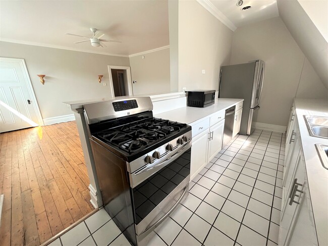 Fully equip Kitchen