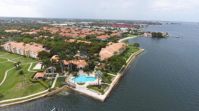 Building Photo - 160 Yacht Club Way Unit 102 Rental