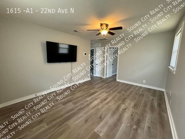 Photo - 2 Bed/ 1 Bath in triplex - North Nashville... Unit 22nd Ave N