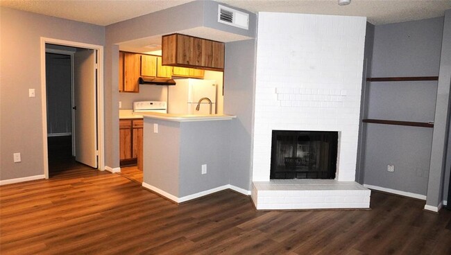 Photo - 3919 Fairmont Pkwy Condo Unit 208