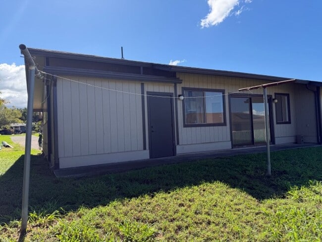 Building Photo - 75 Kaupea St Unit Cottage