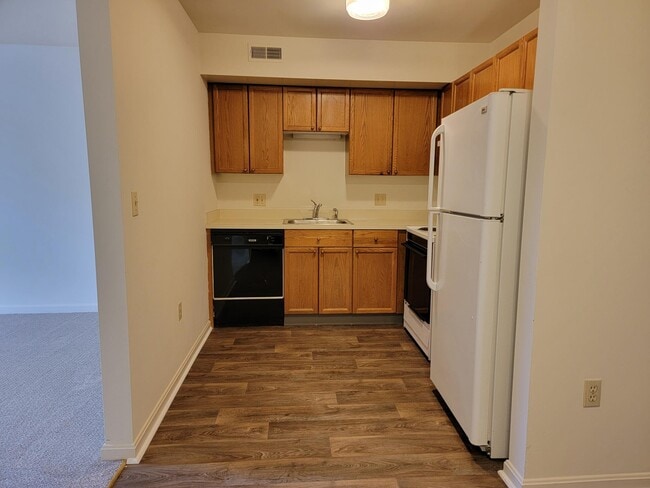 Photo - 94 Westpointe Ln