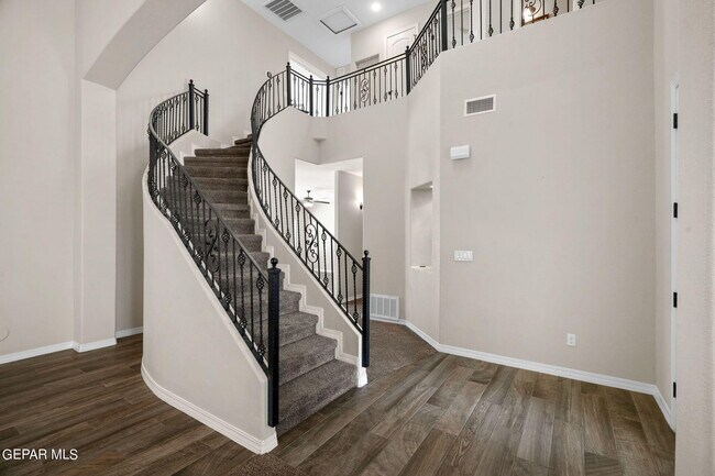 Photo - 7877 Enchanted View Dr