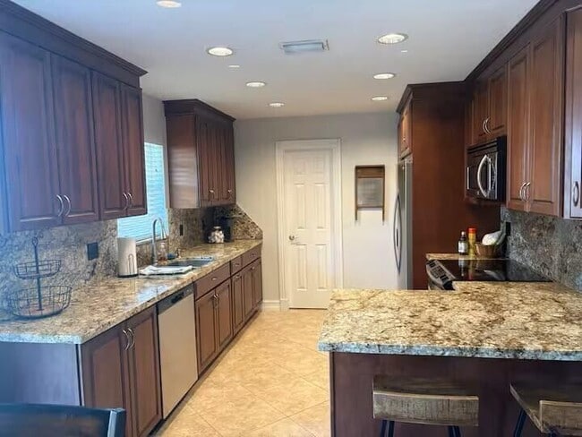 Photo - 5586 3rd Rd