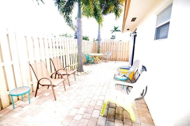 Photo - 1325 Arapaho St