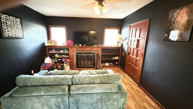 Photo - 3219 SW 8th Ave