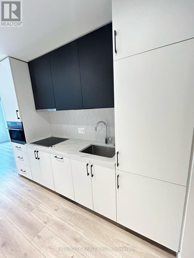 Photo - 741 King St W Unité 1404