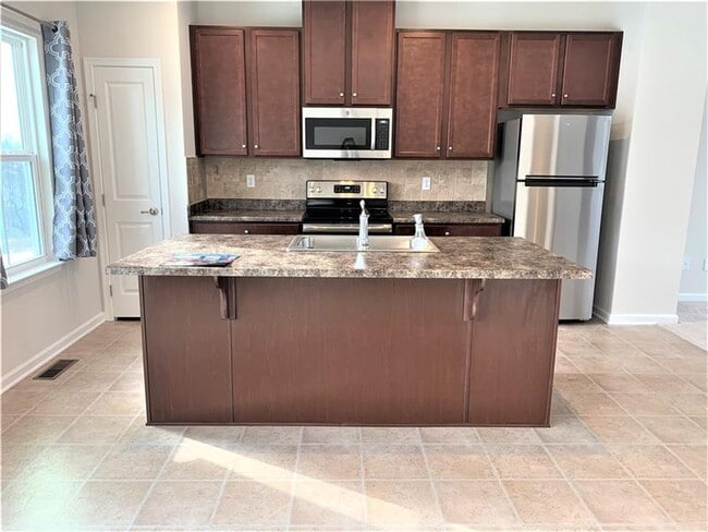 Photo - 2027 Cade Dr