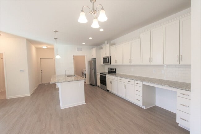 Photo - BEAUTIFUL 3BD 2.5 BTH Apartment home RAINTREE - Ballantyne Commons Pkwy