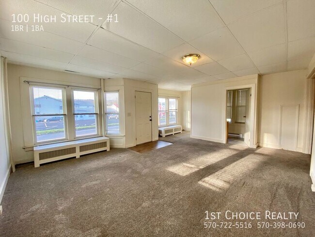 Photo - 100 High St Unit #1