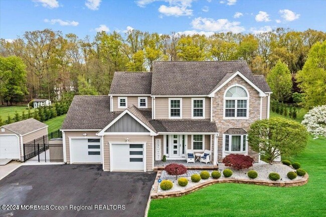 Building Photo - 5 Autumn Ave