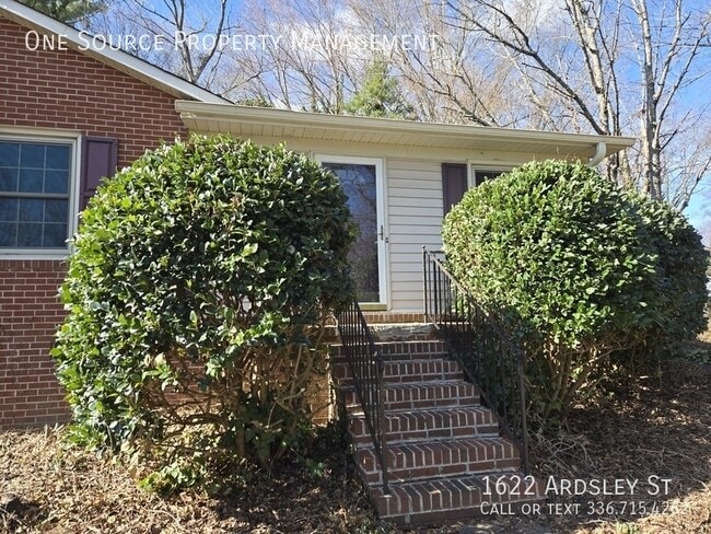 Building Photo - 1622 Ardsley St