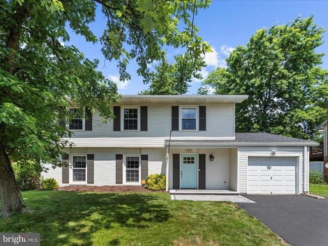 Photo - 7896 Pavilion Dr House