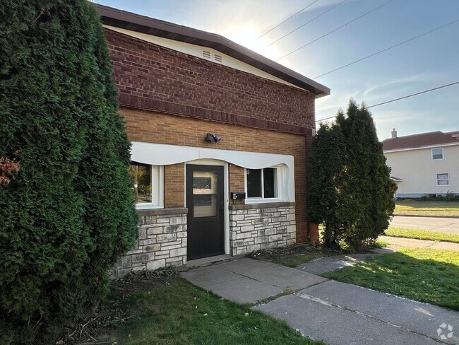 Building Photo - AVAILABLE AUGUST - Remodeled Studio Apartm... Unit 1124 N 21st St - 2C Rental