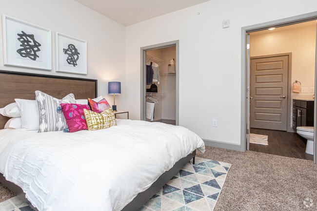 2BR, 2BA - Bedroom