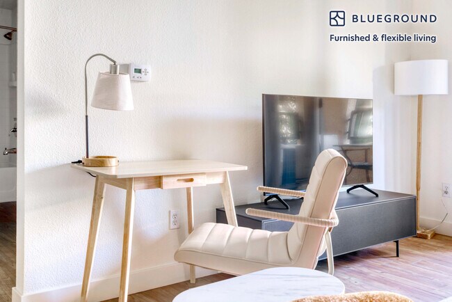 Photo - 1265 Lakeside Dr Unidad FL2-ID1112