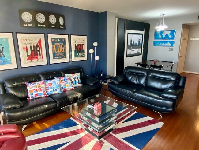 Living room - 1280 W Peachtree St NW Unit 2707