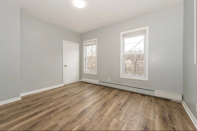 Photo - 93 Front St Unit 2