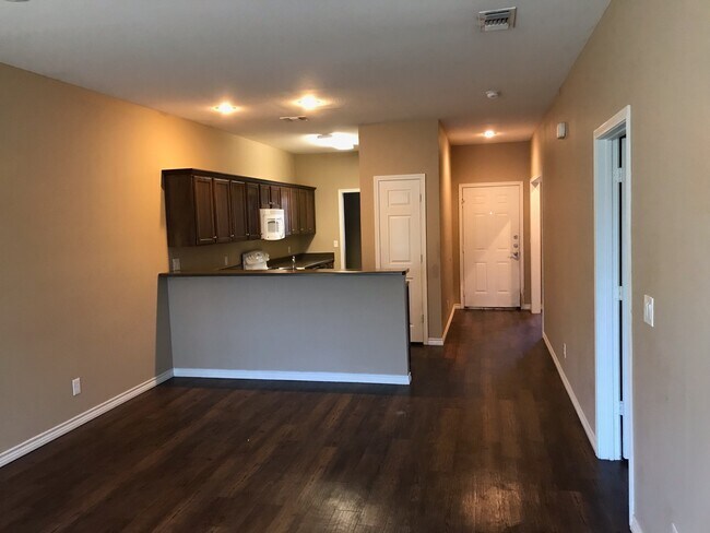 Photo - 4253 Castlegate Dr Unit 4253