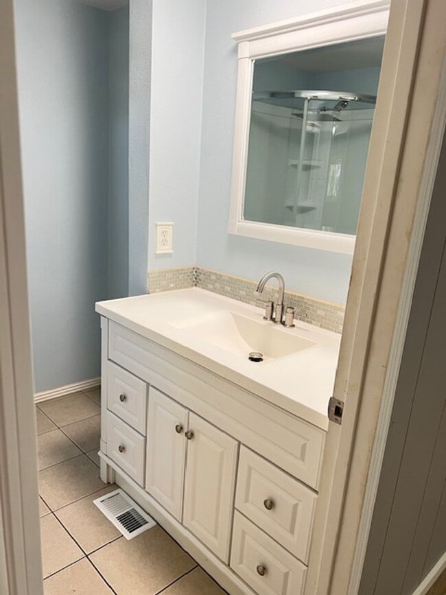 Photo - 4 Bedroom, 2 Bathroom Trailer House For Rent In Burley, ID