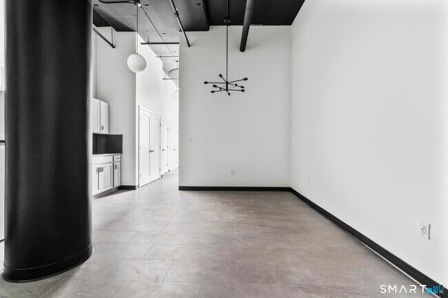 Photo - 480 Myrtle St