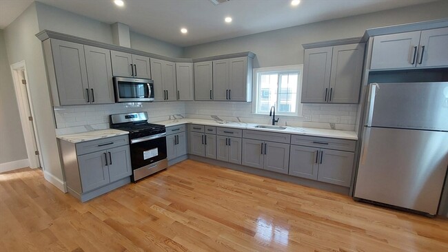 Building Photo - 20 Irma St Unit 3 Rental
