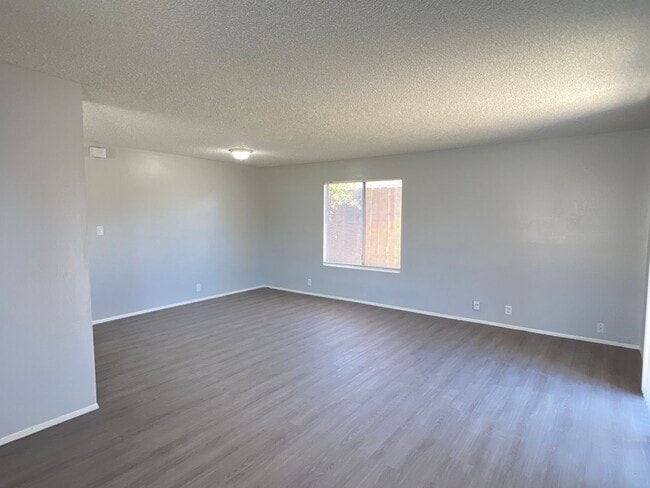 Photo - 2624 Loch Ness Ct Unit B