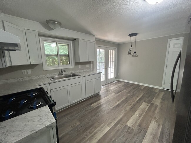 Photo - 385 N Lakeshore Dr