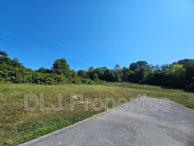 Photo - 1102 Hicks Rd