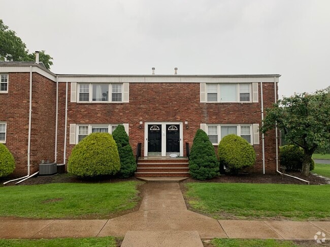 Building Photo - 18 Dartmouth Ave Unit 2B Rental