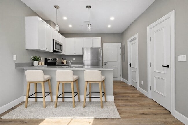 Building Photo - 3 Burke Ln Unit 202