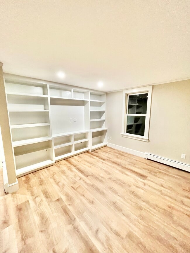 Building Photo - 64 Foreside Rd Unit 3A Rental
