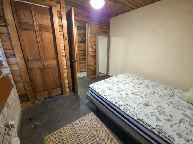 Photo - 118 E 7th St