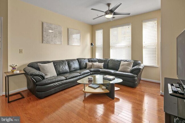 Photo - 2655 Prosperity Ave Apartamento Unidad 108