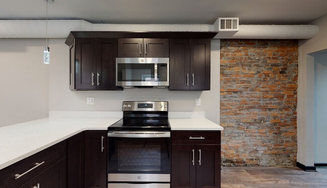 Kitchen - 1819 E Carson St Unit 200