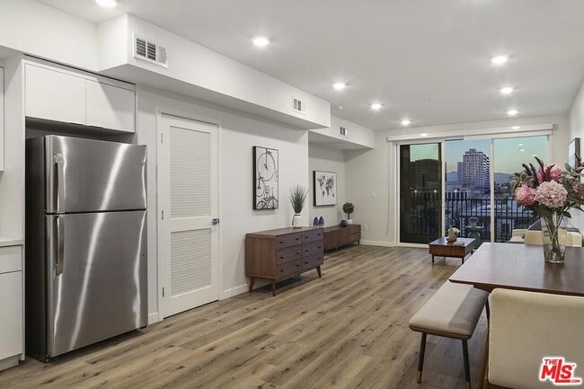 Building Photo - 2783 Francis Ave Unit 403 Rental