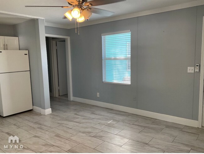 Photo - 208 Pine St Unidad A