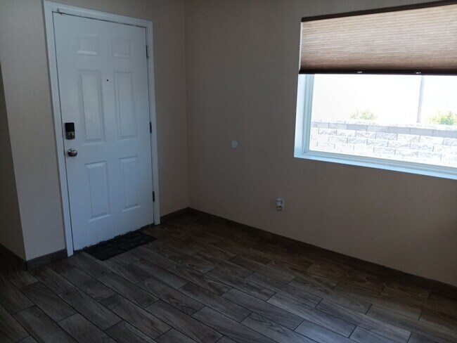 Photo - 3 Bedroom, 2 Bathroom Home! Schedule a Showing!