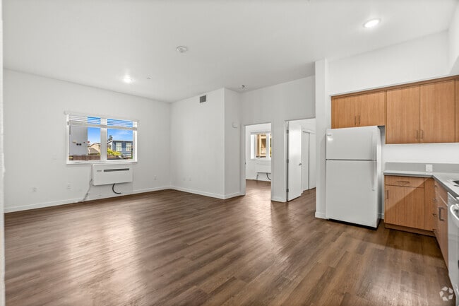 2BR, 1BA - 780SF - Living Room