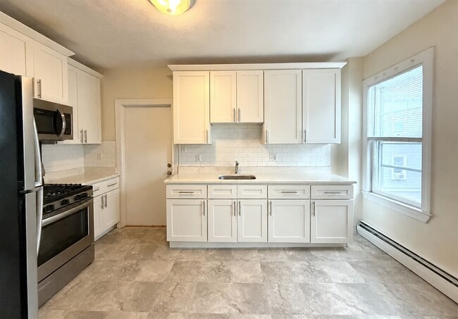 66 Morton Ave Unit 2