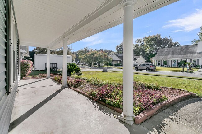 Photo - Completely Refreshed 3 Bedroom 2 Bathroom ...