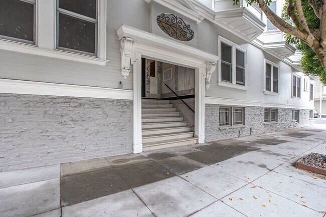 Photo - 3400 Sacramento St Unidad 01