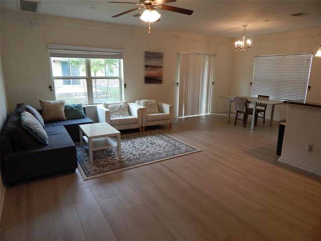 Photo - 1620 Bryant Dr Unidad 2903